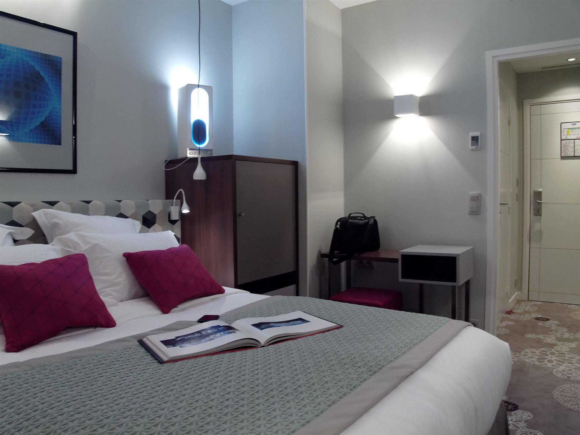 Hotel Le Mareuil Parigi